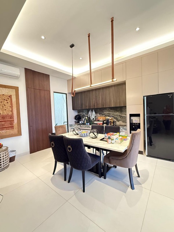 Rumah Bagus, Cantik Asri, dalam Cluster Exclusive di Kemang