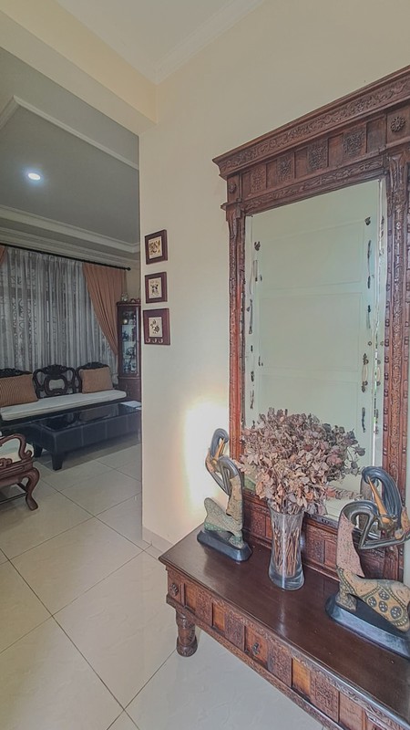 Rumah Mewah Elegan di Legenda Wisata Cibubur - Dekat Kota Wisata, Lingkungan Nyaman 