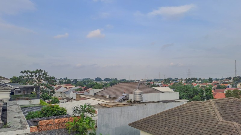 Rumah Mewah Elegan di Legenda Wisata Cibubur - Dekat Kota Wisata, Lingkungan Nyaman 