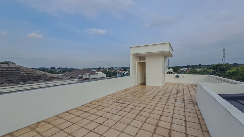 Rumah Mewah Elegan di Legenda Wisata Cibubur - Dekat Kota Wisata, Lingkungan Nyaman 