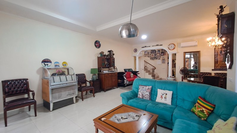 Rumah Mewah Elegan di Legenda Wisata Cibubur - Dekat Kota Wisata, Lingkungan Nyaman 