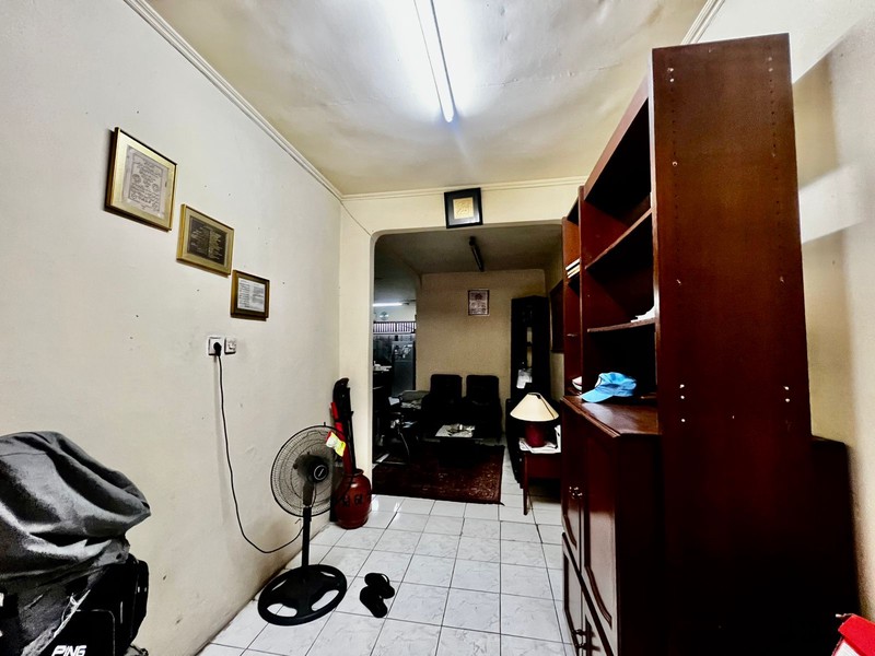 Rumah area komersial cocok untuk kost lokasi ragunan jakarta selatan 