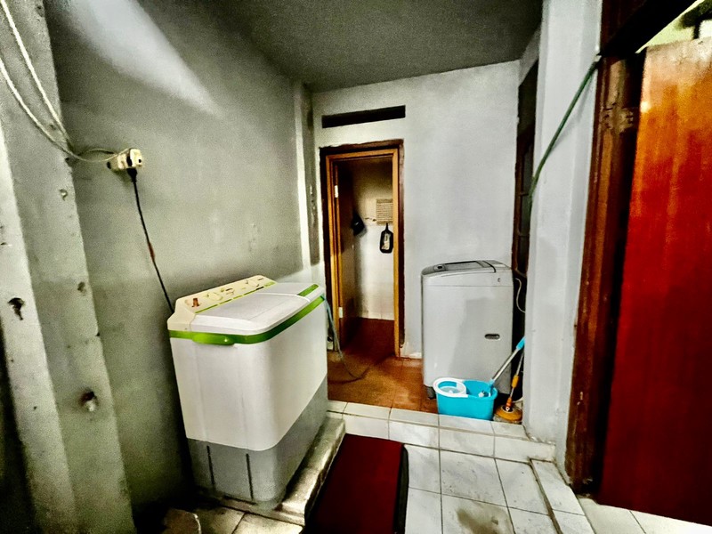 Rumah area komersial cocok untuk kost lokasi ragunan jakarta selatan 