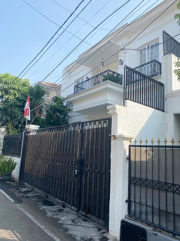 Rumah Bagus, Siap Huni, bebas Banjir di Jaksel