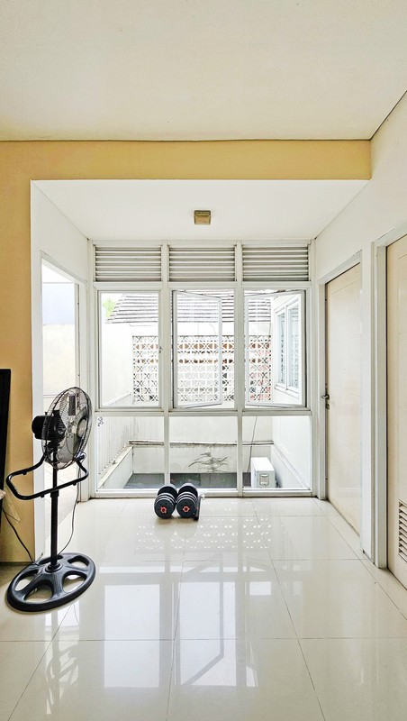 Rumah cantik 2 lantai di Permata Calista Bintaro Jaya