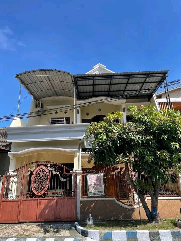 RUMAH MEWAH 3 LANTAI PERUMAHAN TAMAN ALOHA