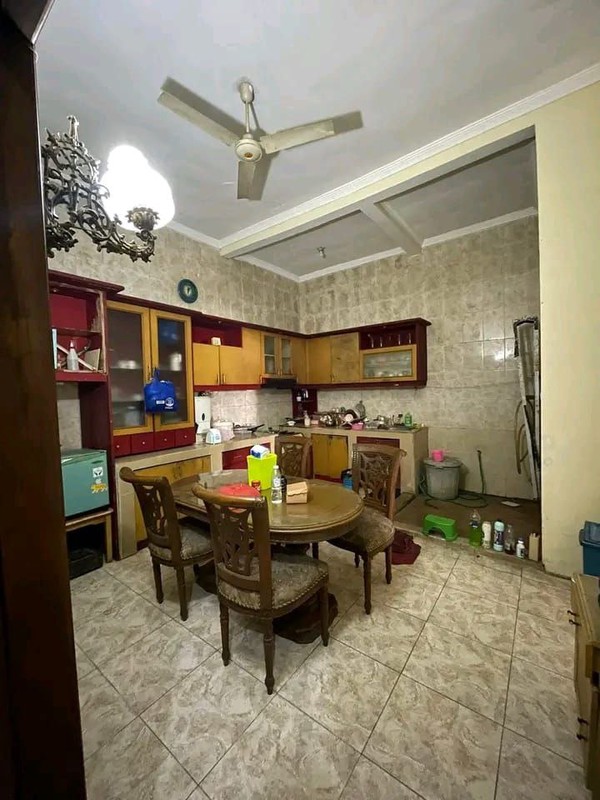 RUMAH MEWAH 3 LANTAI PERUMAHAN TAMAN ALOHA