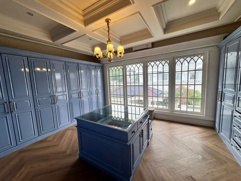 Rumah Strategis Cilandak Ada Kolam Renang