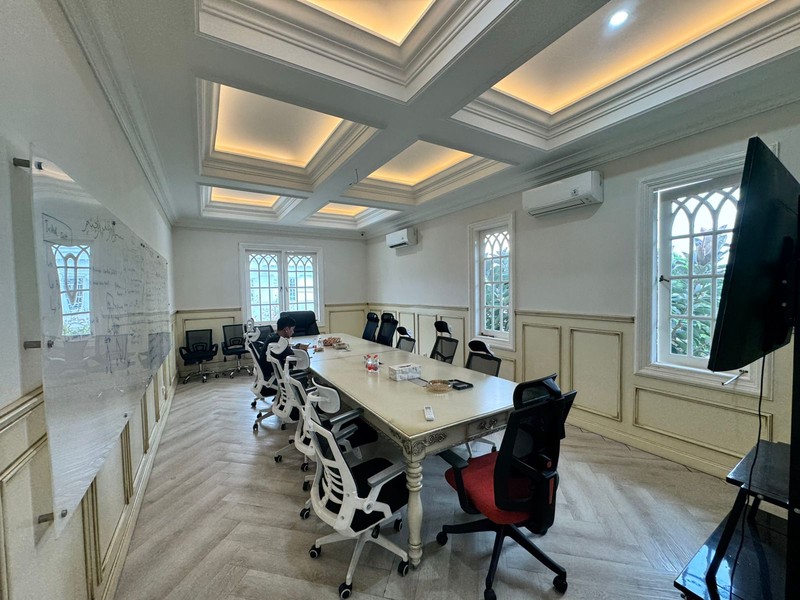 Rumah Strategis Cilandak Ada Kolam Renang