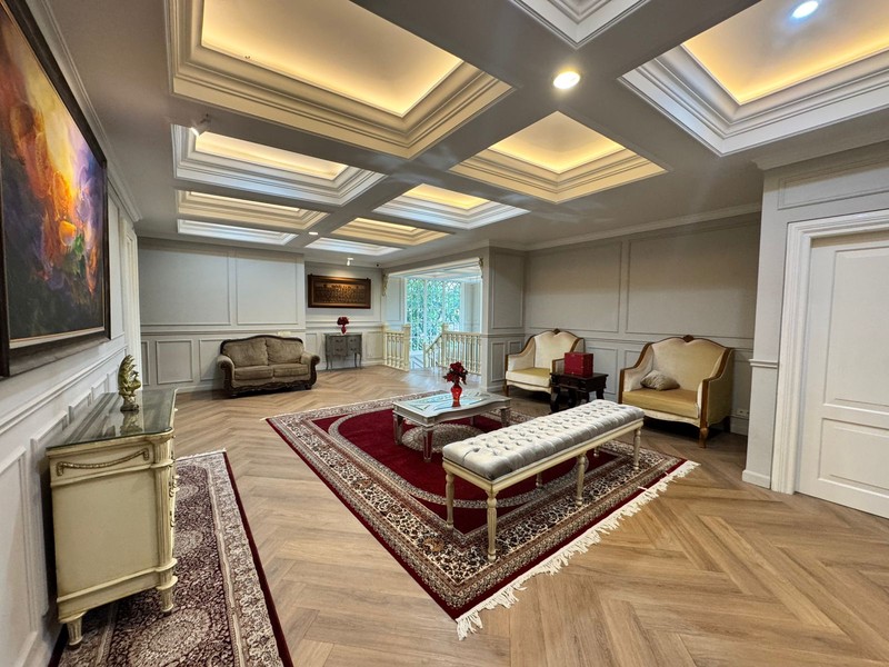 Rumah Strategis Cilandak Ada Kolam Renang