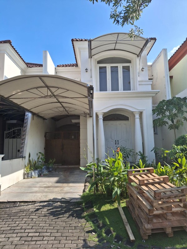 MURAH Disewakan Rumah Wisata Bukit Mas 2 Luxemburg SEMI Furnished -Garasi Carport 2 Mobil Siap Huni 