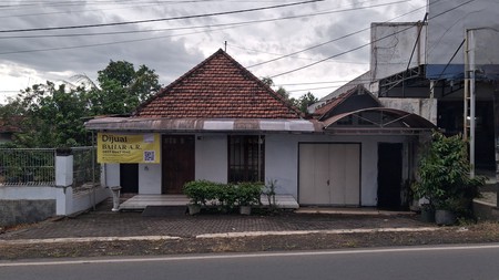 Dijual Rumah di Tanah Luas 1.000 m² - Jl. Brawijaya Peterongan