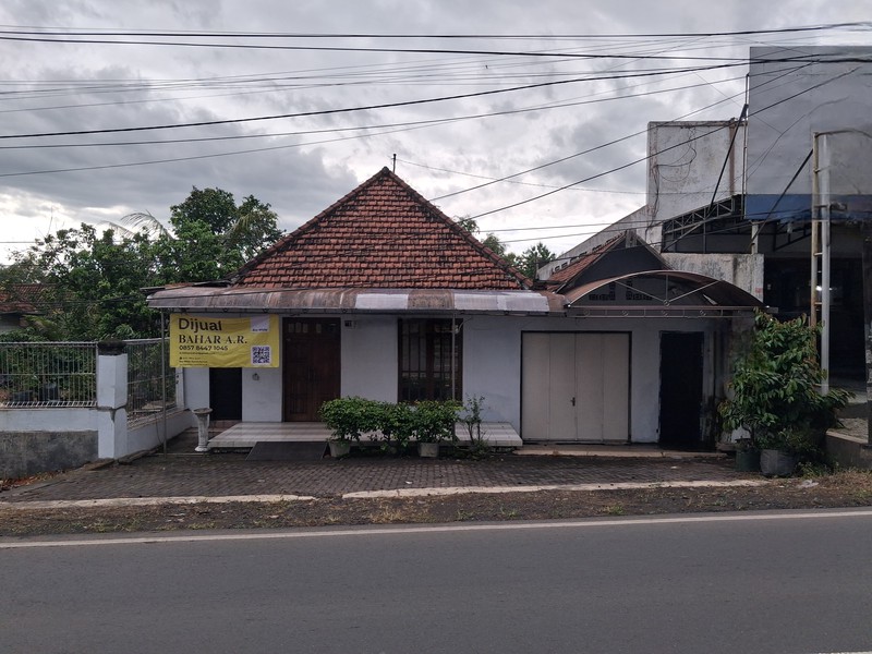 Dijual Rumah di Tanah Luas 1.000 m² - Jl. Brawijaya Peterongan