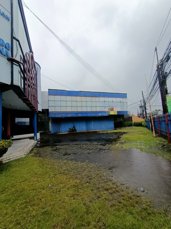 Disewakan Ex Showroom dan Bengkel Pondok Gede