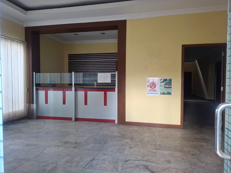 Disewakan Ex Showroom dan Bengkel Pondok Gede