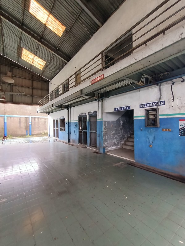 Disewakan Ex Showroom dan Bengkel Pondok Gede