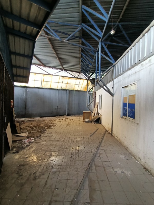 Disewakan Ex Showroom dan Bengkel Pondok Gede