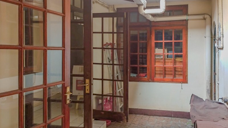 Rumah klasik di Cirendeu, Lebak Bulus dekat Ciputat, Pondok Indah