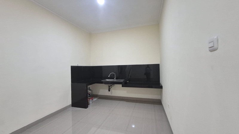 Rumah 2 Lantai Siap Huni di Tebet Timur Dalam, Harga Menarik