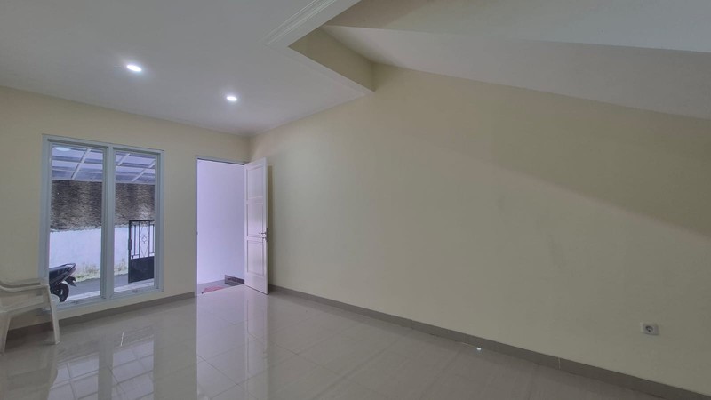 Rumah 2 Lantai Siap Huni di Tebet Timur Dalam, Harga Menarik