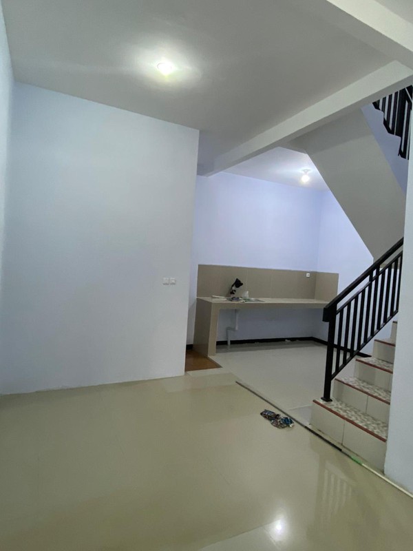 Rumah 2 Lantai 3 KT, 2 KM,  SHM di Bumi Wonorejo, Rungkut Surabaya