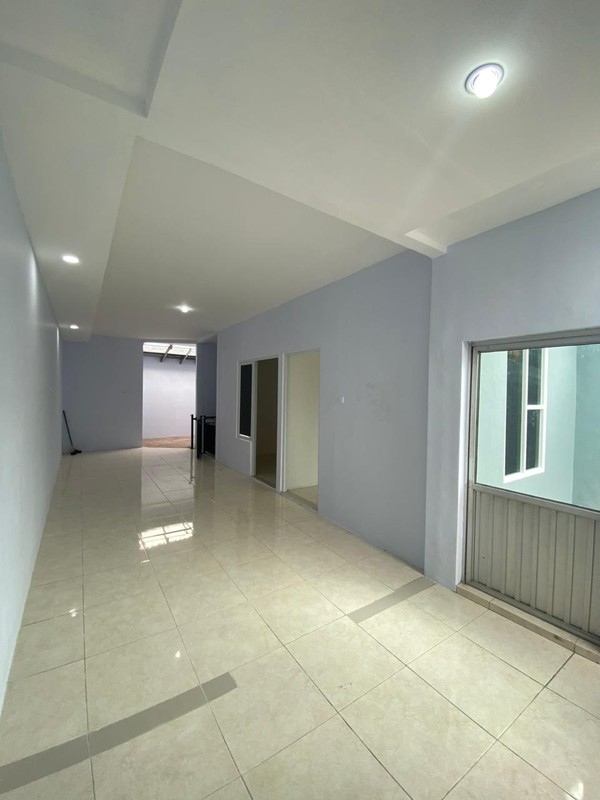 Rumah 2 Lantai 3 KT, 2 KM,  SHM di Bumi Wonorejo, Rungkut Surabaya