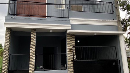 Rumah 2 Lantai 3 KT, 2 KM,  SHM di Bumi Wonorejo, Rungkut Surabaya