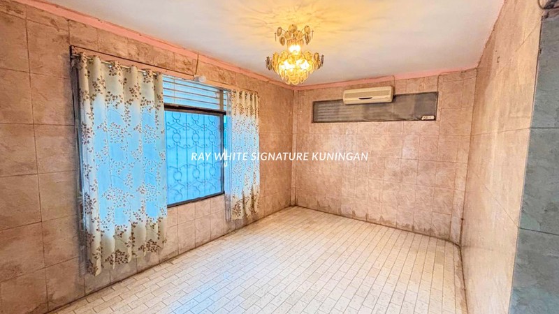 Rumah 2 Kavling Cocok dijadikan Hunian, Kos Eksklusuif