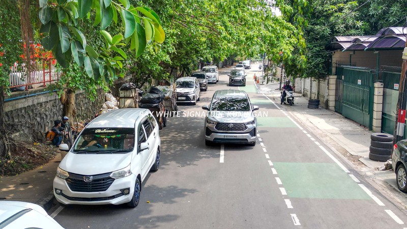Rumah Tua Hitung Tanah Zona Komersial di Jl Kebon Kacang Raya