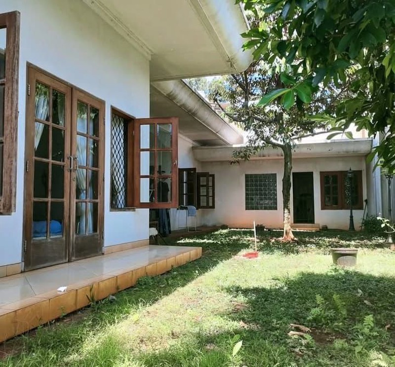 Dijual Rumah Cantik Luas Hijau Asri  Lokasi Sangat  Strategis di Lebak Bulus IV Jakarta Selatan 