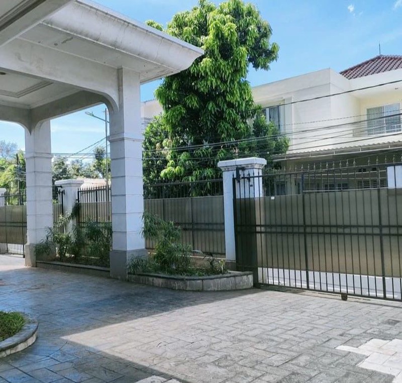 Dijual Rumah Cantik Luas Hijau Asri  Lokasi Sangat  Strategis di Lebak Bulus IV Jakarta Selatan 