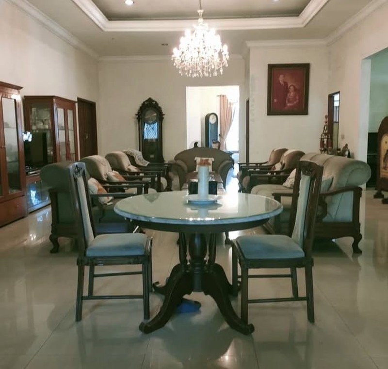 Dijual Rumah Cantik Luas Hijau Asri  Lokasi Sangat  Strategis di Lebak Bulus IV Jakarta Selatan 