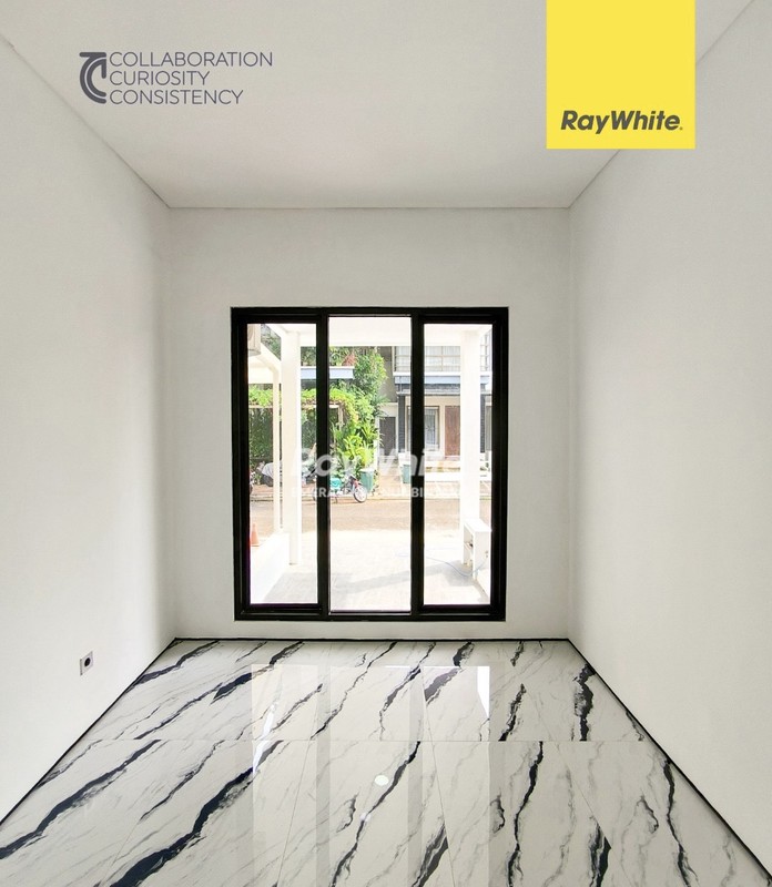 Rumah Renovasi Total Siap Huni Di Emerald Bintaro Jaya