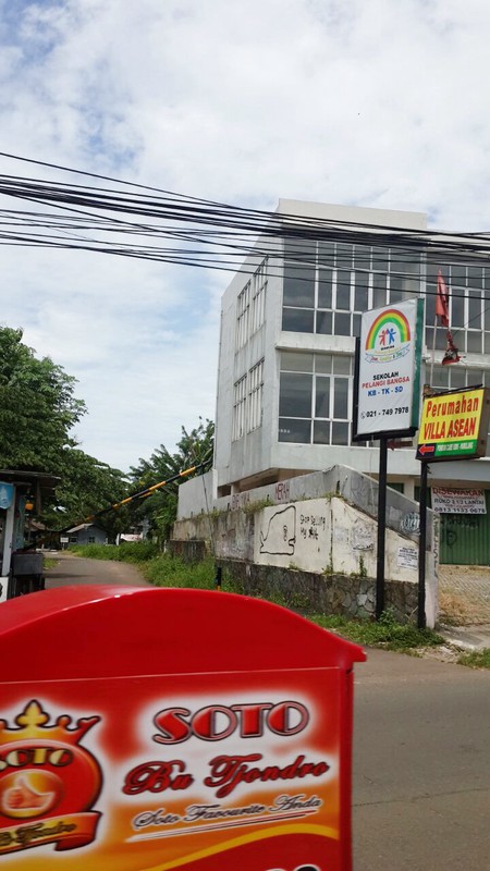 Rumah Luas di Komplek Villa Asean, Pondok Cabe, Pamulang