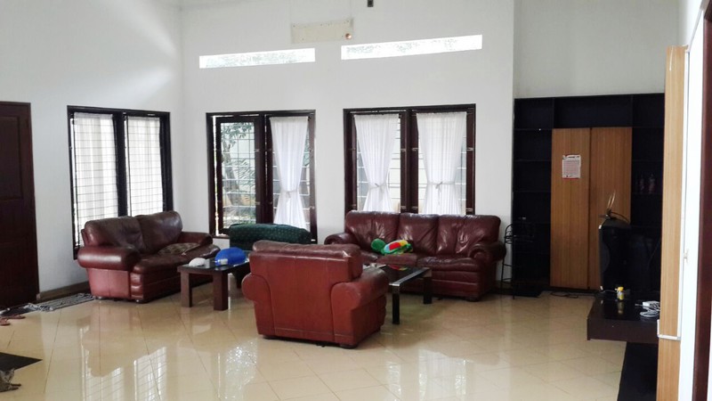 Rumah Luas di Komplek Villa Asean, Pondok Cabe, Pamulang