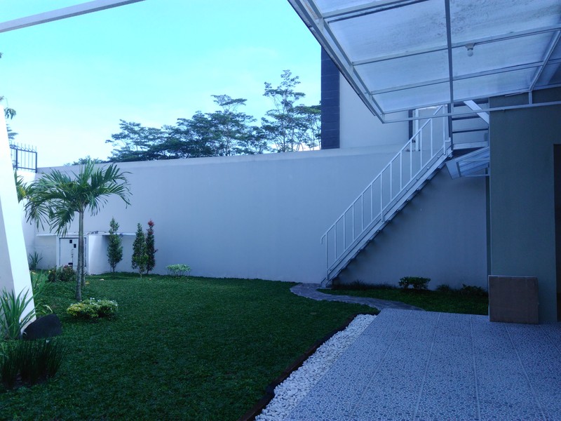 Rumah 2 Lantai Perumahan Green Hills Residence jl Kaliurang km 9 Yogyakarta