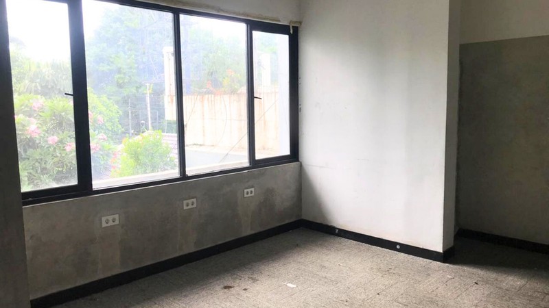 DIJUAL Gedung Perkantoran 4 Lantai di Jl. Dr Saharjo Manggarai Selatan Tebet Jakarta Selatan