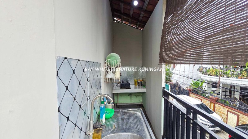 Hunian Nyaman + Passive Income! Rumah 2 Lantai dan Kost Aktif di Benhil