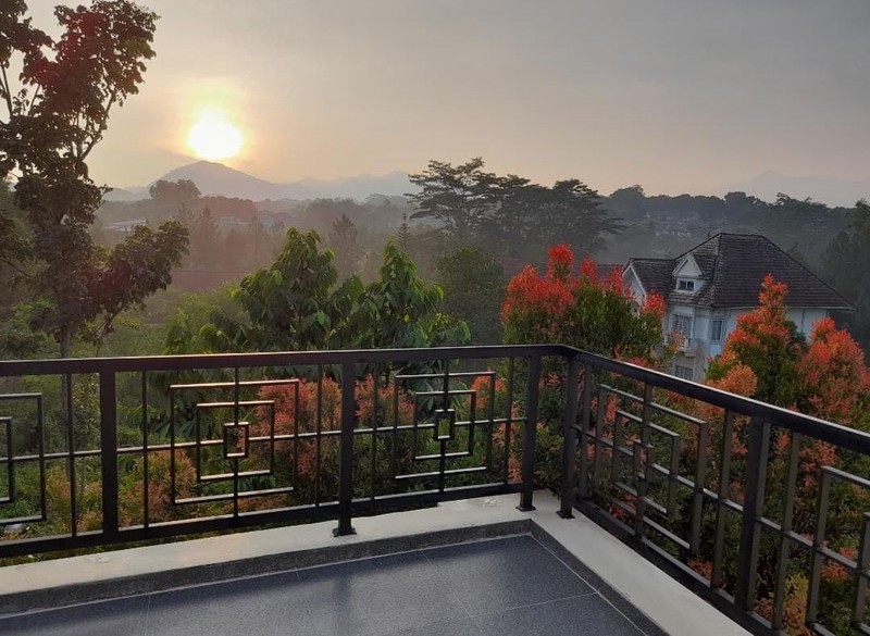 Rumah Mewah Hoek di Sentul City Dekat Dengan Aeon Mall Sentul