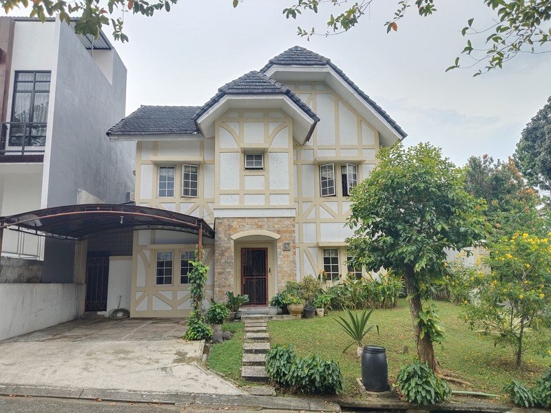 Rumah Mewah Hoek di Sentul City Dekat Dengan Aeon Mall Sentul