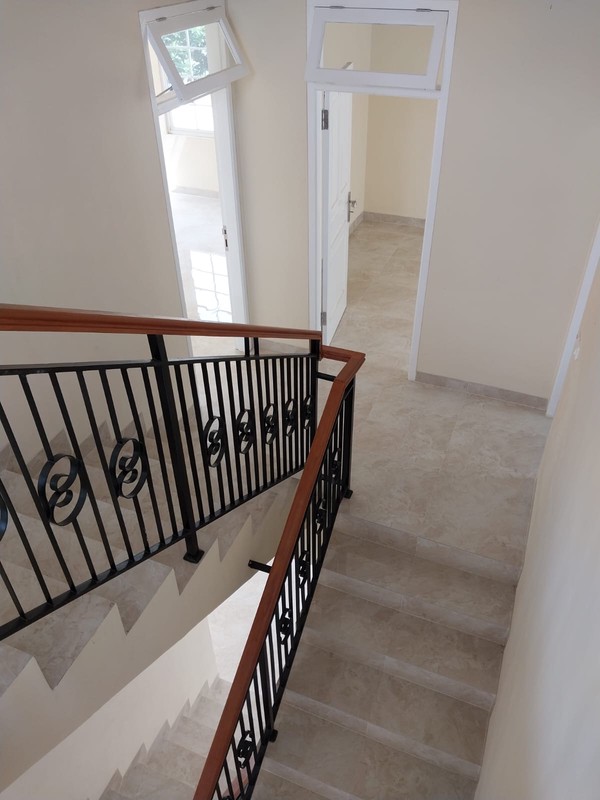 Rumah Mewah 3 Lantai Sentul City Bogor Dekat Aeon Mall