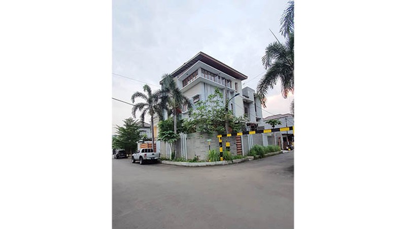 Rumah Hoek dan Badan di Janur Kuning, Kelapa Gading