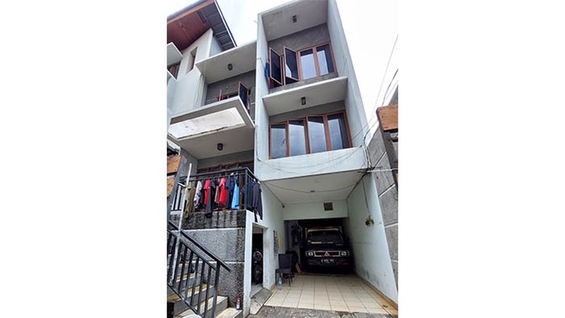 Rumah Hoek dan Badan di Janur Kuning, Kelapa Gading