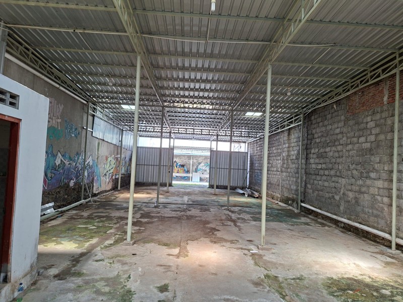 Disewakan Gudang Luas di Tepi Jalan Imogiri Barat Lokasi Strategis Dekat Ring Road, Bangunharjo, Sewon, Bantul