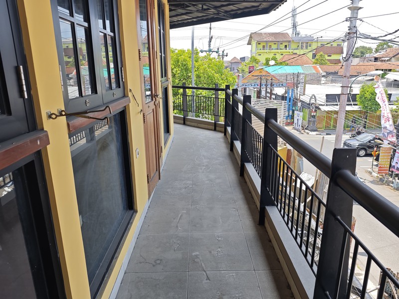 Sewa Ruko Strategis 3 Lantai di Jalan Parangtritis Cocok untuk Cafe & Resto, Mantrijeron, Yogyakarta