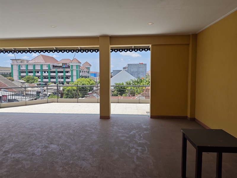 Sewa Ruko Strategis 3 Lantai di Jalan Parangtritis Cocok untuk Cafe & Resto, Mantrijeron, Yogyakarta