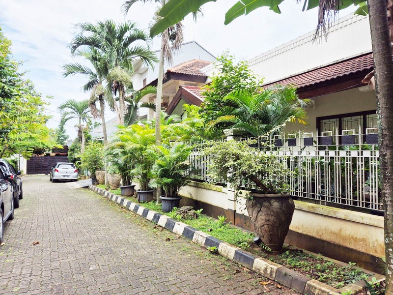 Rumah Bagus, Nyaman dan Asri, Lokasi strategis di Bintaro- Jaksel