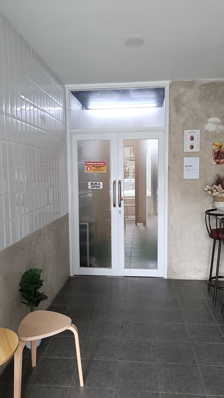 Rumah komersial cocok untuk usaha di Bintaro Jaya