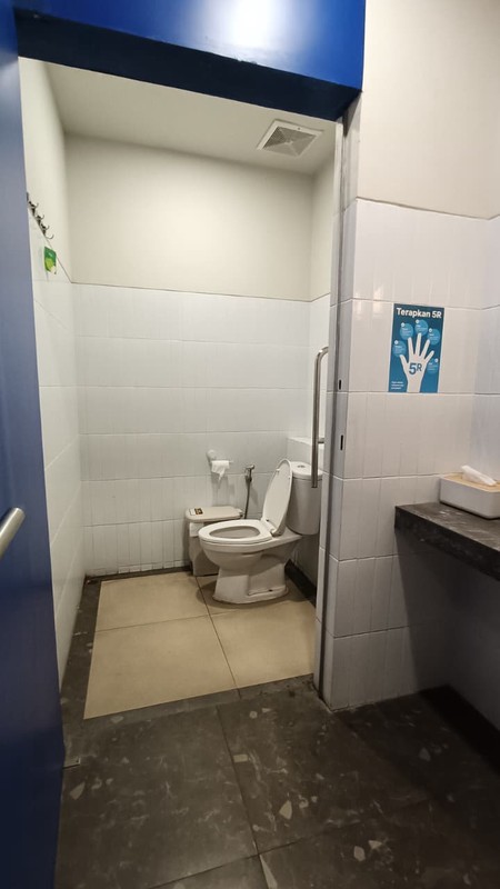 Rumah komersial cocok untuk usaha di Bintaro Jaya