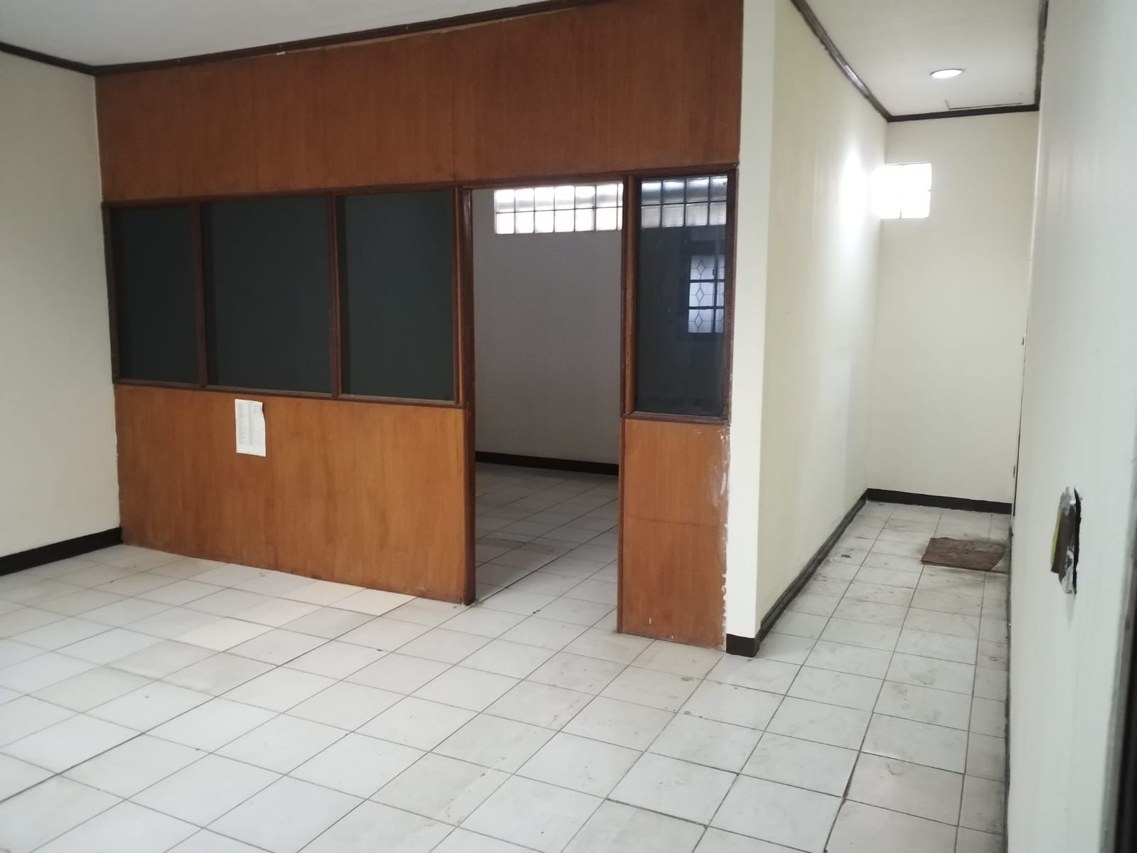 Ruko 4 Lantai siap pakai sudah renov di Gunung Sahari Raya